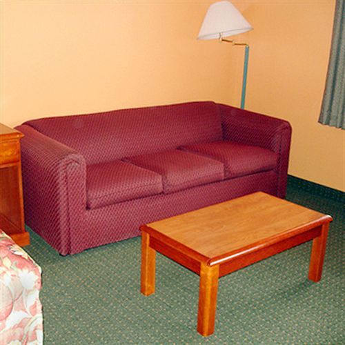 American Inn Клебърн Екстериор снимка