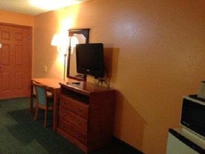 American Inn Клебърн Екстериор снимка