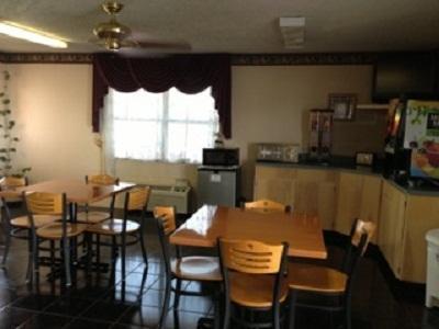 American Inn Клебърн Екстериор снимка
